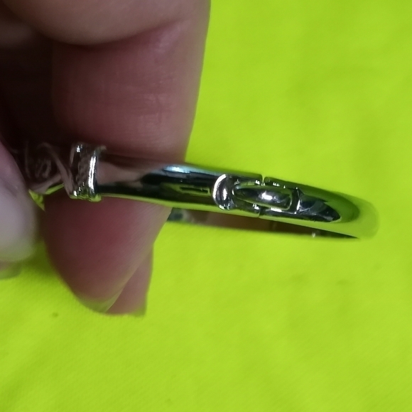 Silvertone hinged pinkish purplish stone bracelet - Picture 2 of 6